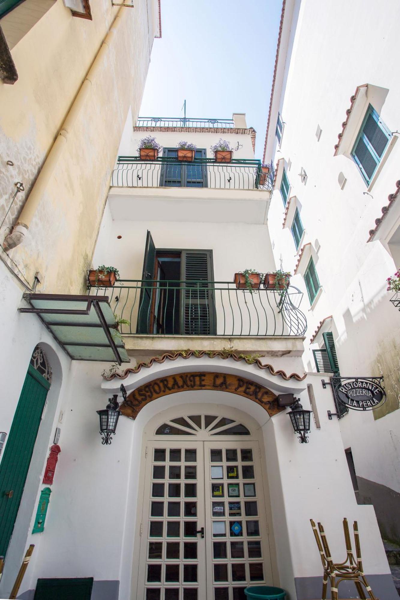 Amalfi Apartments Design Centro Storico Eksteriør bilde